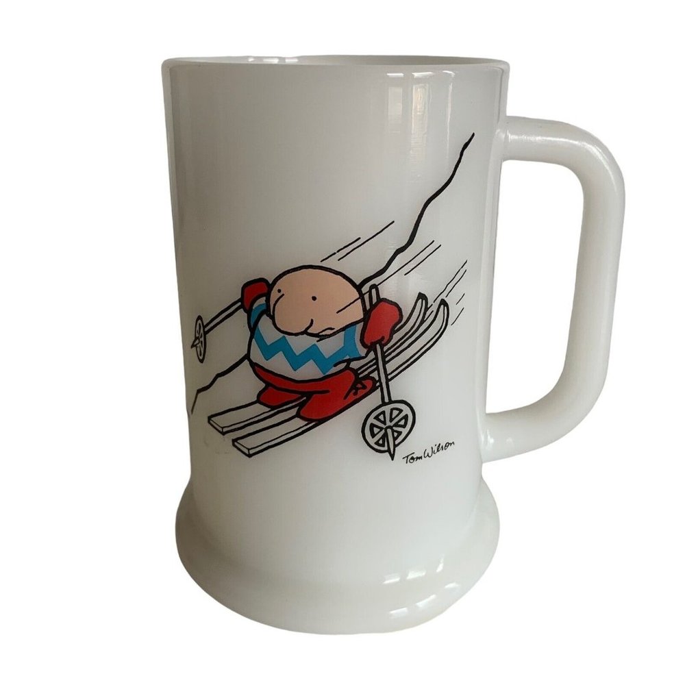 Vintage 1977 Ziggy Tall Milk Glass Mug Worst Skier Tom Wilson 5 1/2” Tall